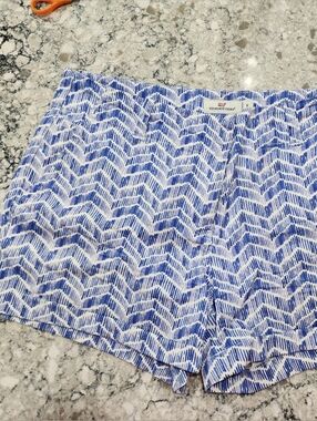 Blue Linear Whale Tail Print Casual Shorts Size 8